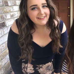 Meet your Posher, Abigail